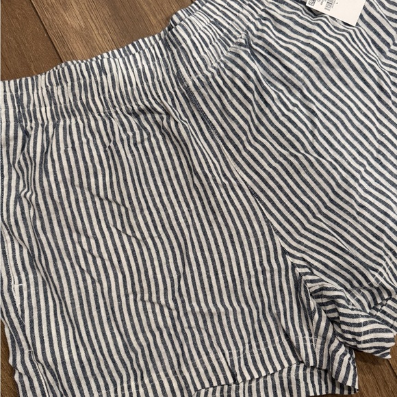 Women’s Striped Shorts Old Navy Large New - Picture 3 of 3